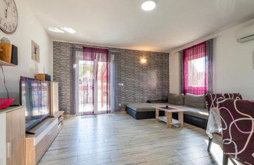 Villa Roža, a beautiful villa with pool close to the beach - Foto 11