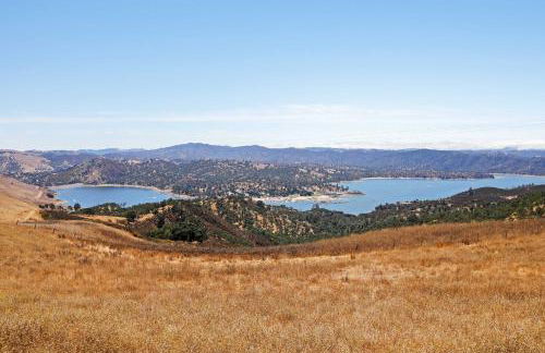Cottage by the Lakes with Patio by Lake Nacimiento - Foto 26