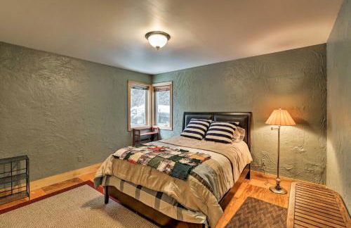 Walk to Town and Coast Anchorage Condo with Fireplace - Foto 12