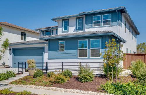 Elegant and Spacious Retreat with Yard in Woodland! - Foto 35