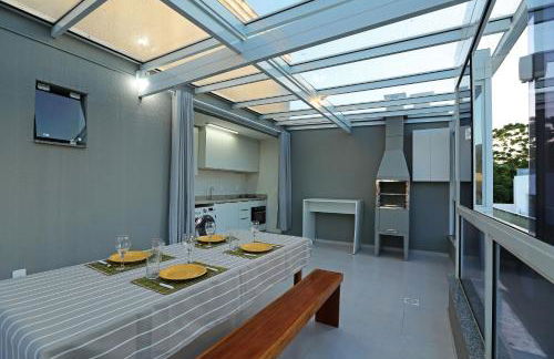 Cobertura Duplex no Campeche Florianópolis, 2 quartos com ar-condicionado, 3 banheiros, WiFi 1Gb, Cozinha completa, Estacionamento, Amplo terraço coberto com churrasqueira - Foto 22