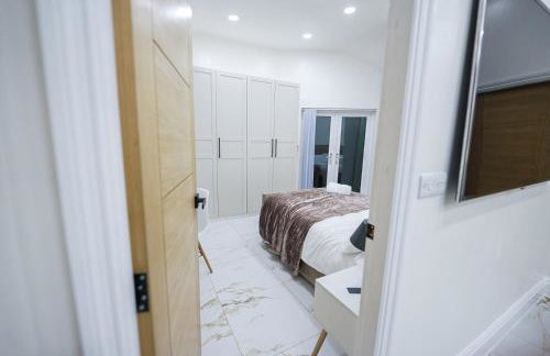 Cozy Charming Bungalow BRAND NEW - Photo 79