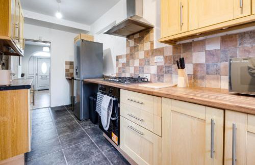 NEW 4 Beds Huge Driveway for LWBs Group Base Willenhall Bilston Junction 10 M6 A454 Keyway Junction A463- Wolverhampton Walsall--Bloxwich - I54 Business Park-Molineux Stadium - BY Samina - ARZ Stays - Regular Work & Long Stays Available - Foto 26