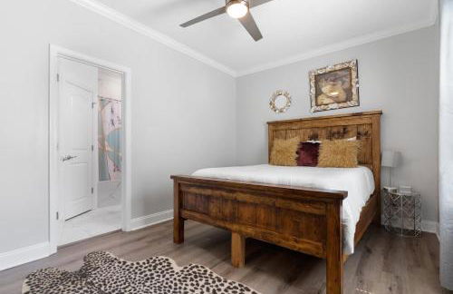 Mid-City 4BR w Pool Near Streetcar - Foto 18