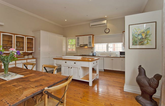 Rose Cottage - Historic Luxury - Photo 4