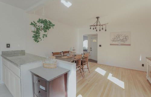 Minimalist Luxury Home With Botanic Garden - Foto 25