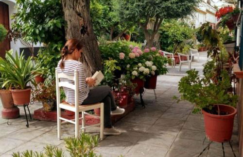 Típico y pintoresco patio de vecinos, con encanto - Foto 7