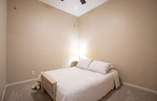 Amazing Views from Balcony, Loft & Gated Pool - Foto 25