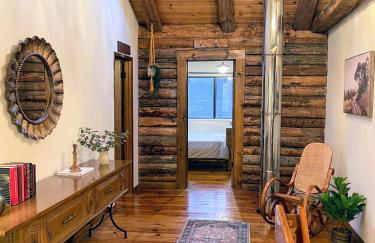 Log Cabin sleeps 20 with hot tub, EV Charger, firepit - Foto 47