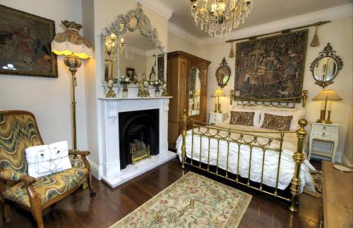 Beautiful period cottage, exceptional riverside location in the heart of Chester - Photo 7