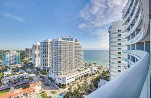Walk to Beach and Dining! Luxe Fort Lauderdale Condo - Foto 3