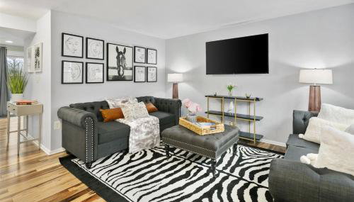 Modern, Office, Fast WiFi, 40 Mins to DC - Foto 1