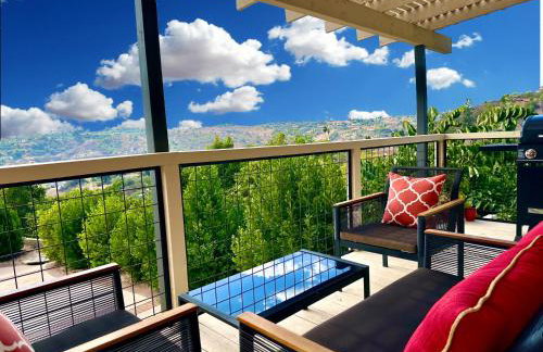 Hilltop Penthouse Cottage with Sweeping Views - Foto 1