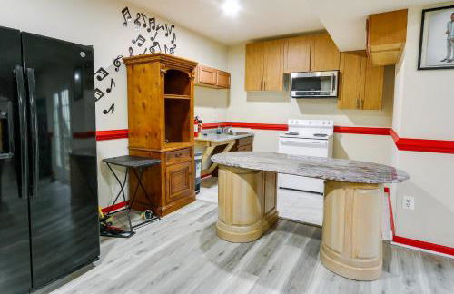 Clarksburg Getaway Near DC and Baltimore Sights! - Photo 5