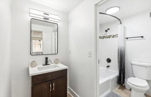 East 116 I Corporate 1Bd Suite in Rochester I Gym - Foto 5