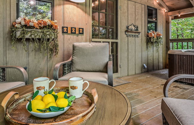 Light'n Bug Bungalow 1 Bedroom Cabin by RedAwning - Photo 19