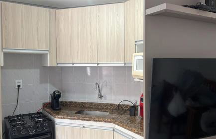 Espaçoso 1 d perto do mar com vaga - Foto 11