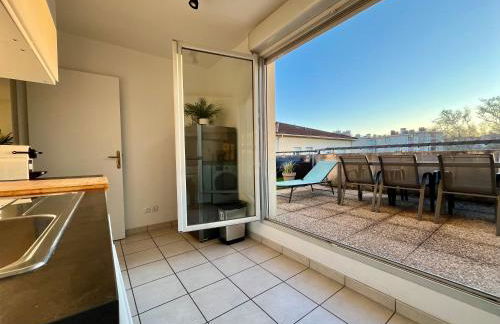 BnGo I Immense RoofTop Lyon I 2 chambres, 4 places parkings, 2 immenses terrasses, 8 personnes - Photo 37