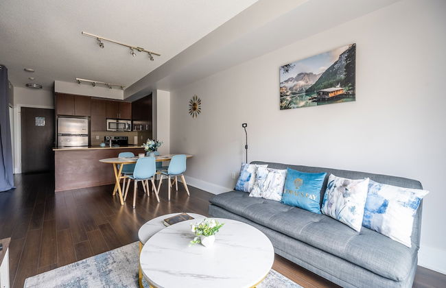 Beautiful Condos In the Heart of Downtown - Foto 20