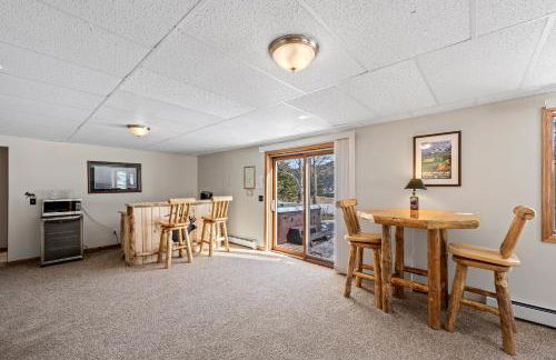 Lily Mountain Lodge - Amazing Mountains Views, Private Hot Tub, Great Location - Foto 10