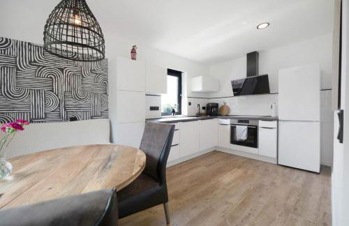 Design-Apartment mit Garten - Foto 8