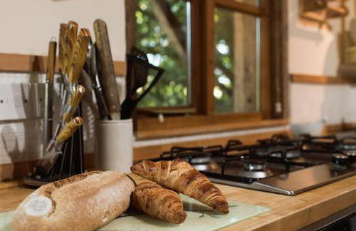 Tree-Tops Treehouse Eco Retreat - Photo 13