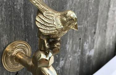 Romantic Treehouse with Hot Tub & BBQ Lodge - Foto 6