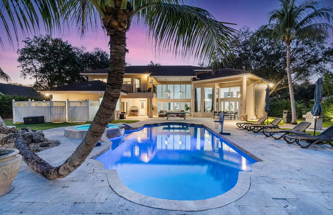 Luxurious 6-Bedroom Villa with Pool & Games - Foto 12