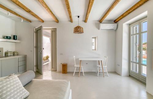 Lil Paros Luxury suites - Photo 28