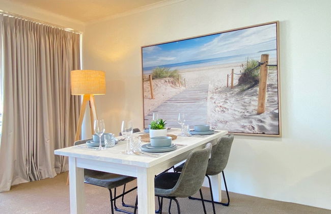 The Astor Apartments - Photo 11