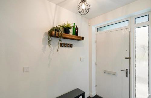 London 4-Bed in Coulsdon, 20 mins Gatwick, Parking - Foto 25