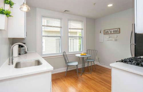 Jennifer's Cozy Apt Brown U Athletic Field Views - Foto 13