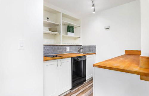 Hillside vacation next to Overland Park Kansas nature trail grill and fun - Foto 61