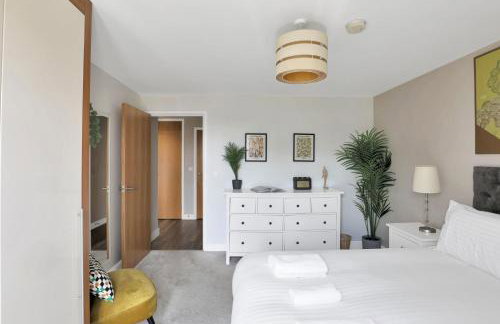 Canary Wharf Escape - Stylish 2BR - Canal Views & City Lights - Foto 26