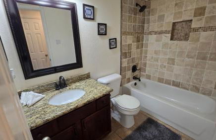 Extended Stay 3BR with office in Mira Lagos - Foto 15