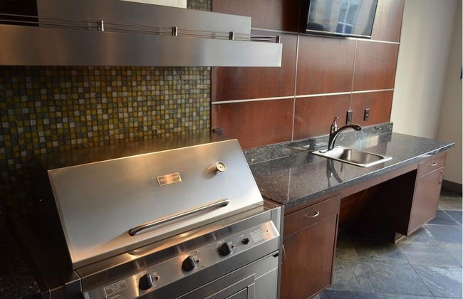 Luxury Living at City Center Houston - Photo 27