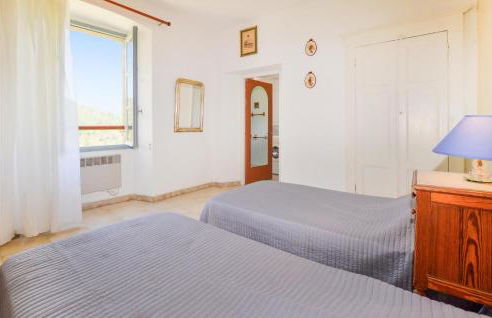 1 Bedroom Amazing Apartment In Ghisoni - Foto 11