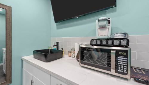 Tiny & Chic Heights Hideaway with Free Parking - Foto 5