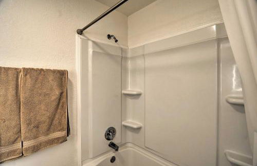 The Pinecone Palace with Hiking Trail Access! - Foto 16