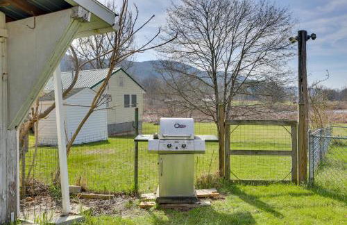 Scenic Home on the Delaware River, Pet-Friendly! - Photo 25