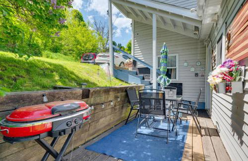 Steps to Crystal Lake Spacious Retreat with Views - Foto 3