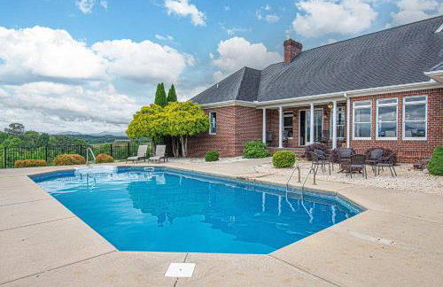 Luxury Getaway Home with Panoramic Views, Pool & Hot Tub! - Foto 49