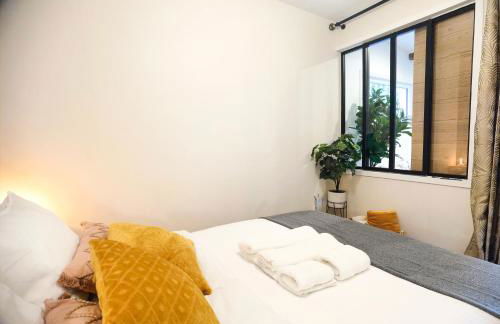 Exquisite tiny house with garden and air con - between Paris-Disneyland - 3mins from train station - Foto 12