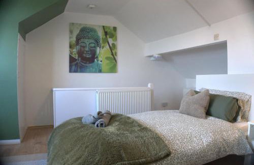 3BDR Town House in the Heart of Holyhead - Free Onsite Parking - Foto 28