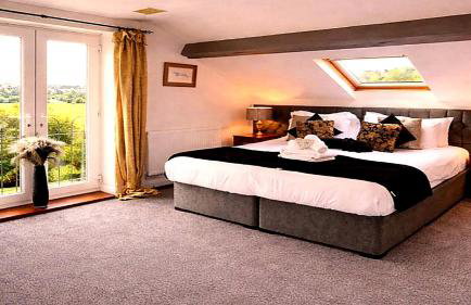 The Shakespeare Lodge - Sleeps up to 12 - 2 HOT TUBS - Foto 2