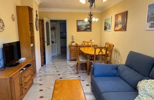 Bonito apartamento con jardín, piscina y aparcamiento gratuito - Photo 28