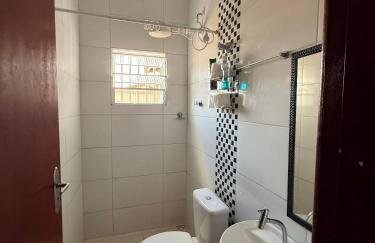Casa próximo a plataforma de pesca com piscina e churrasqueira - Foto 18