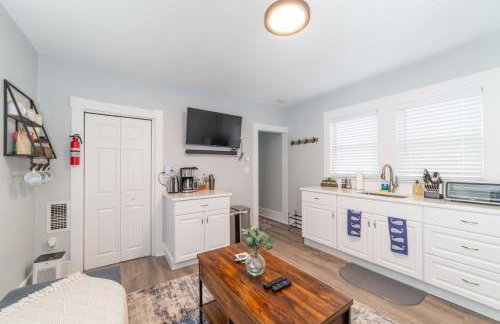 Downtown House Sleeps 10 with 3 King Beds and More - Foto 14