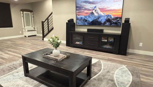 Modern 5BR/3BA Luxury Home|Movie Nights & Comfort - Foto 3, Other