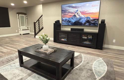 Modern 5BR/3BA Luxury Home|Movie Nights & Comfort - Foto 3
